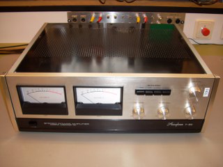 Accuphase P300